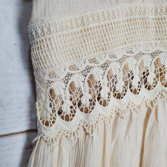 Lulus Dress Womens Size Small Cream Lace Puff Sleeve Ruffle Mini Short Woven - Picture 4 of 13